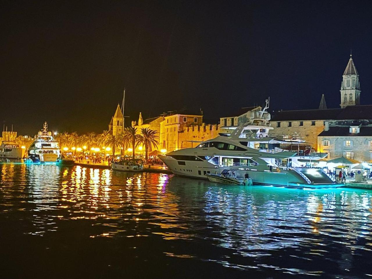 Apartment Capo Residence - Old Town - Parking Trogir Luaran gambar