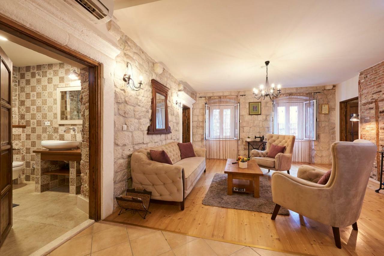 Apartment Capo Residence - Old Town - Parking Trogir Luaran gambar