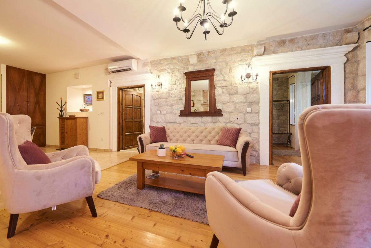 Apartment Capo Residence - Old Town - Parking Trogir Luaran gambar