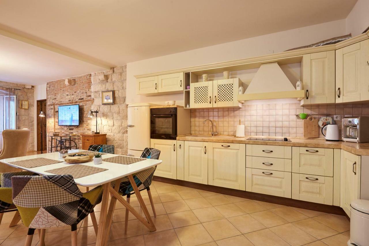 Apartment Capo Residence - Old Town - Parking Trogir Luaran gambar