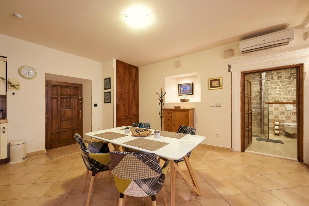 Apartment Capo Residence - Old Town - Parking Trogir Luaran gambar