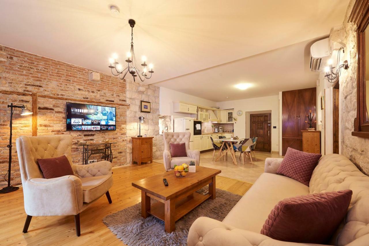 Apartment Capo Residence - Old Town - Parking Trogir Luaran gambar
