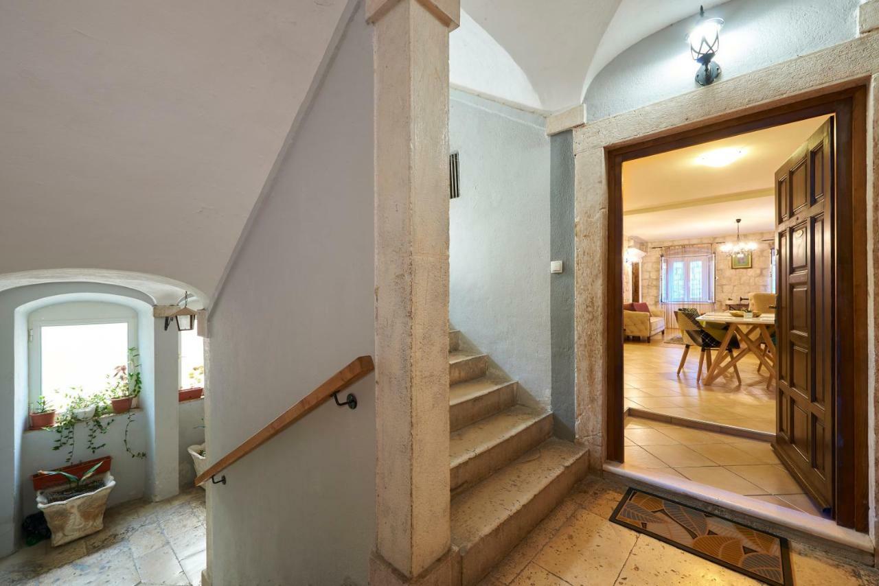 Apartment Capo Residence - Old Town - Parking Trogir Luaran gambar